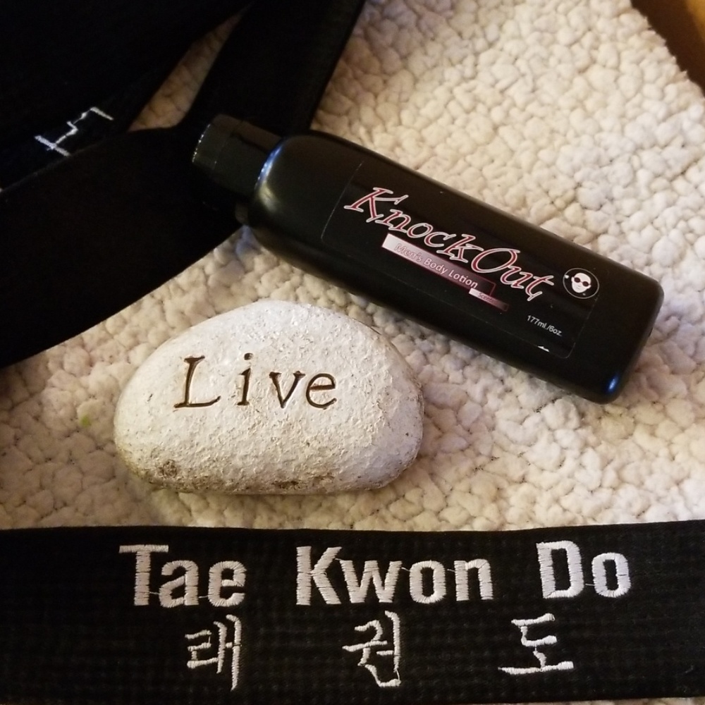 🖤New Mens Knock Out Lotion🖤